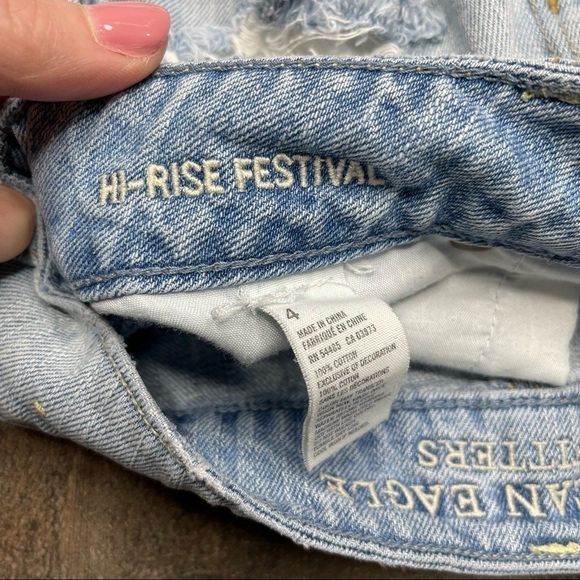 American Eagle Distressed Hi-Rise Festival Jean Short size 4 - Picture 6 of 11